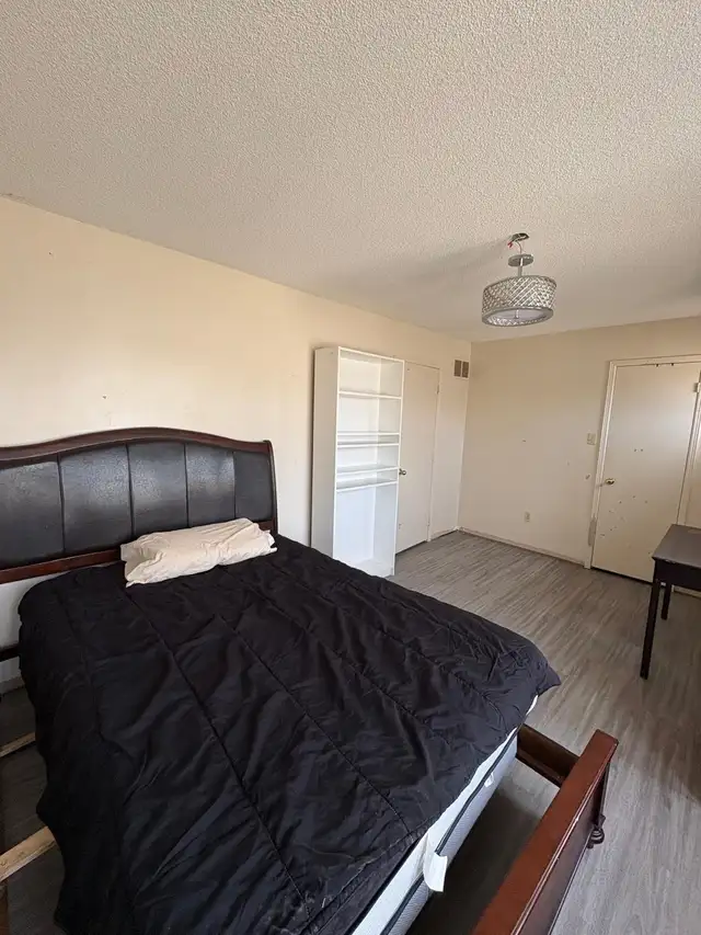 ROOM FOR RENT – $850 ALL INCLUSIVE + FREE PARKING AVAILABLE NOW in Room Rentals & Roommates in Oshawa / Durham Region - Image 4