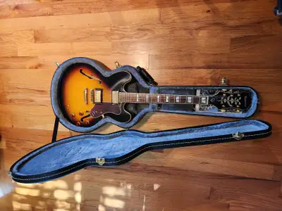 Hi! SUPERB Epiphone Sheraton II +HCase! SHIPS Easily! In great condition - NEW! No scratch, no dings...