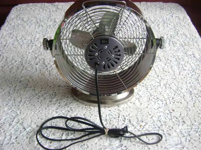 Intertek Electric Tabletop Fan --- Industrial Look in Indoor Lighting & Fans in New Glasgow - Image 5