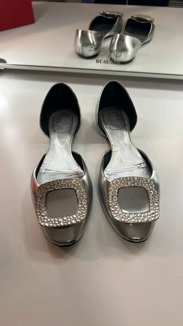 Roger Vivier Women's Ballerina Flats62854394566402121