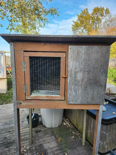 Rabbit/chicken hutch, View more