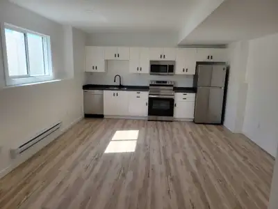 - Very new legal basement suite in Rosewood - Big windows with lots of light - Seperate exterior ent...