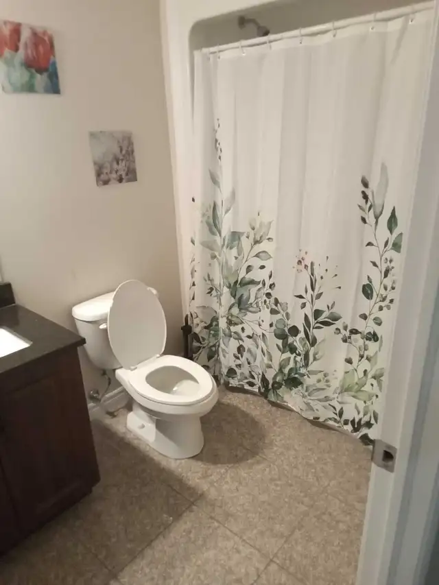 Room for rent with private bathroom  in Long Term Rentals in City of Halifax - Image 6