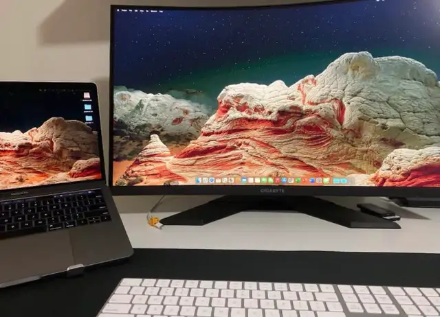 32in Gigabyte 165Hz 1440P monitor  in Monitors in City of Toronto - Image 3