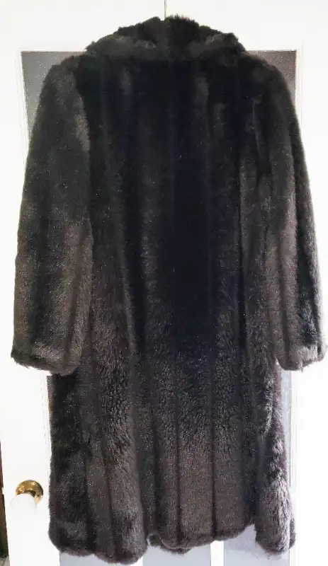 FAUX FUR WINTER COAT S -MANTEAU D'HIVER EN FAUSSE FOURRURE - P in Women's - Tops & Outerwear in Laval / North Shore - Image 5