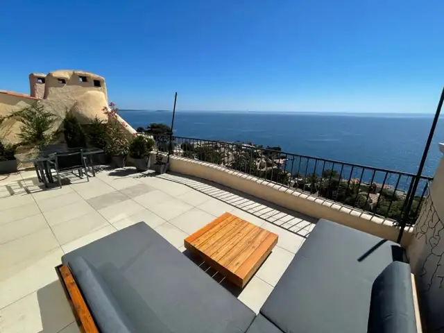 Breathtaking, Quiet, Private Penthouse near Cannes dans Autres Pays dans Canada - Image 3
