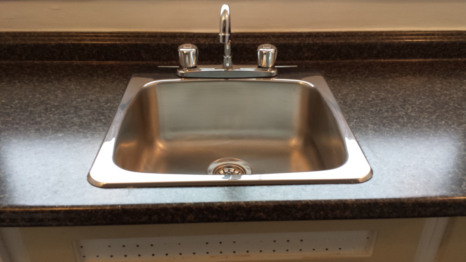 DORVAL - 2.5 ( Large & Renovated) ! — photo 3