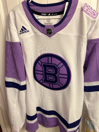 “NEW” Boston Bruins “Hockey Fights Cancer Jersey” & Matching Hat