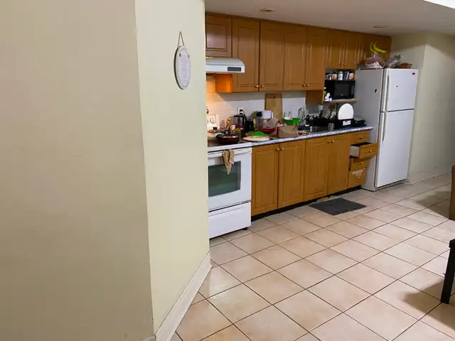 One Bedroom Basement Apartment - $1400 - Albion / Islington