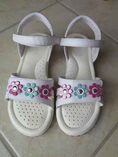 NEW GEOX Girl Sandals - white - size 34 (3 US), View more