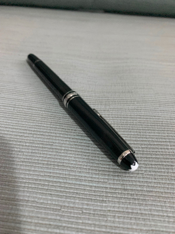 Montblanc Meisterstuck Classique Ballpoint Pen! in Jewellery & Watches in Ottawa