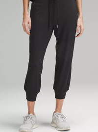 High-Rise Cropped Jogger black size 4 Brand NEW