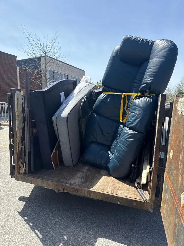 GARBAGE & JUNK GONE509908073149245449