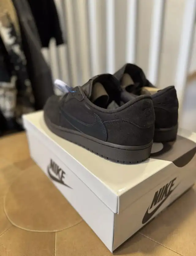Jordan 1 Retro Low SP Travis Scott Velvet Brown  in Men's Shoes in Mississauga / Peel Region - Image 3