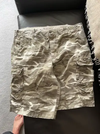 Mens Denver Hayes Chino Shorts. Size 40, View more