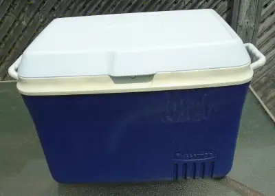 Large Rubbermaid cooler for sale - model 1848 - 48 quart capacity - features hinged lid, swing away...