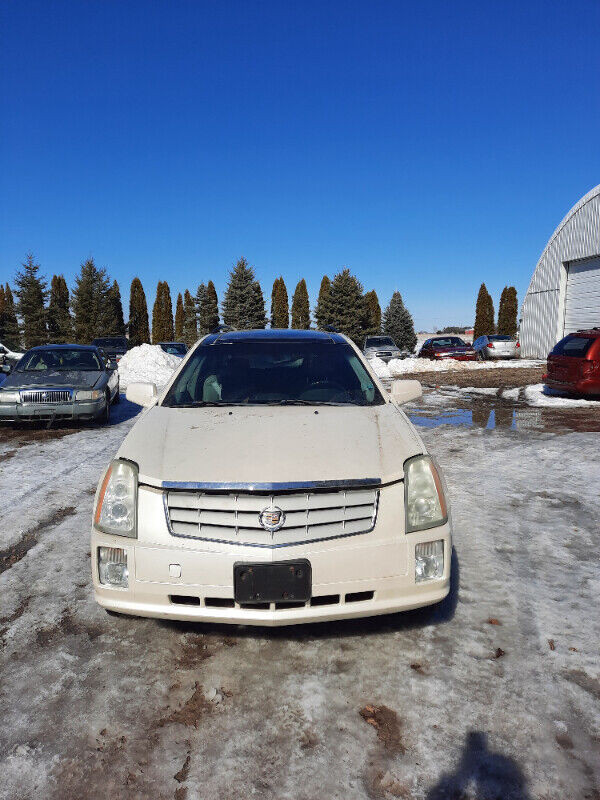 parting out 06 Cadillac srx suv in Auto Body Parts in Chatham-Kent - Image 2