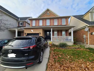 Private bedroom is available for rent at a very good location of Milton. Room is on 2nd floor (Not b...