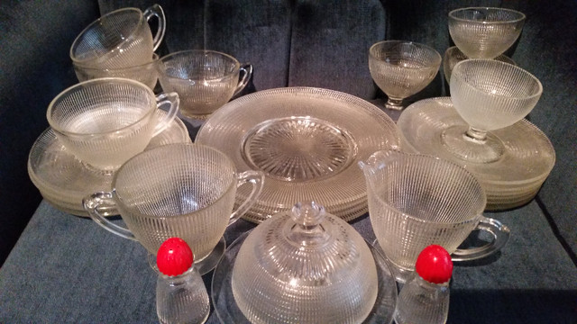 SAGUENAY DEPRESSION GLASS – LUNCHEON SET FOR 4 in Arts & Collectibles in Regina