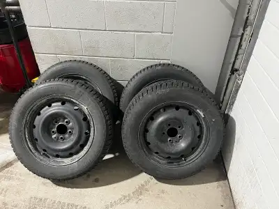 205/60/16’ Winter tires with rims for sale - Bridgestone tyres bought from Costco Very less km usage