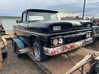1960 GMC Short Box Fleetside Project Truck No Motor or Transmission