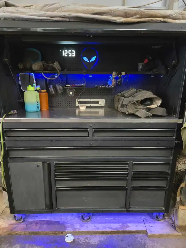 husky tool box 