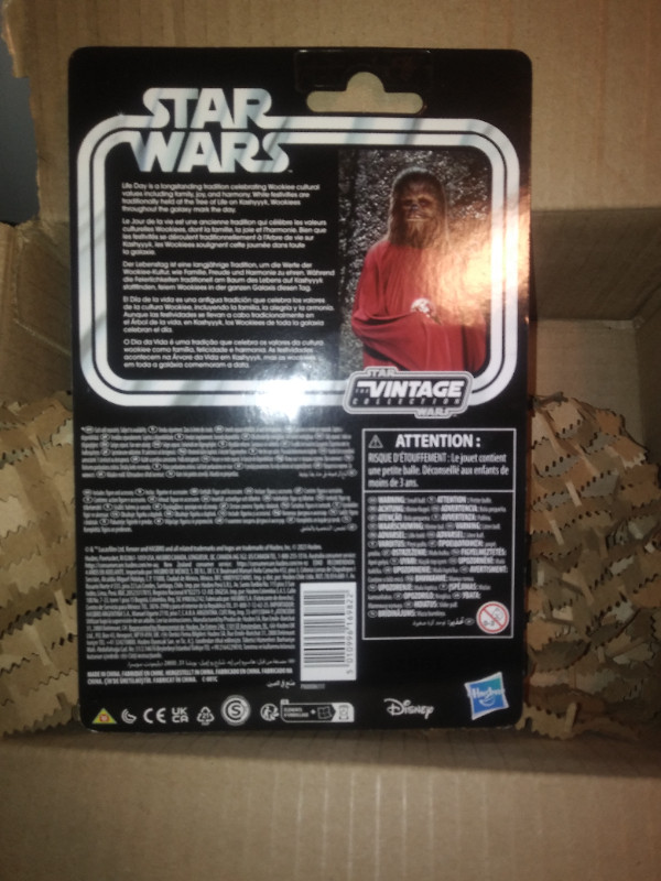 Star Wars VOTC Life Day Chewbacca Hasbro Pulse Exclusive in Toys & Games in Belleville - Image 2