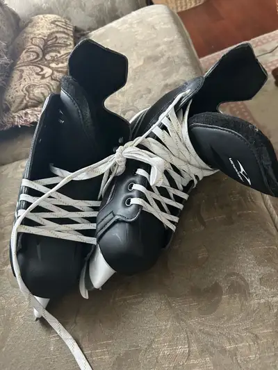 Vic Hockey HXI Pro Tech Skates size 6, View more