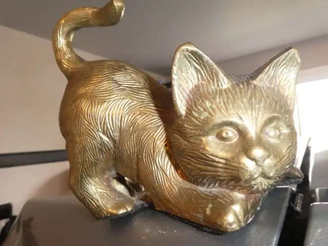 Brass Cat  Trinket in Arts & Collectibles in Ottawa - Image 5