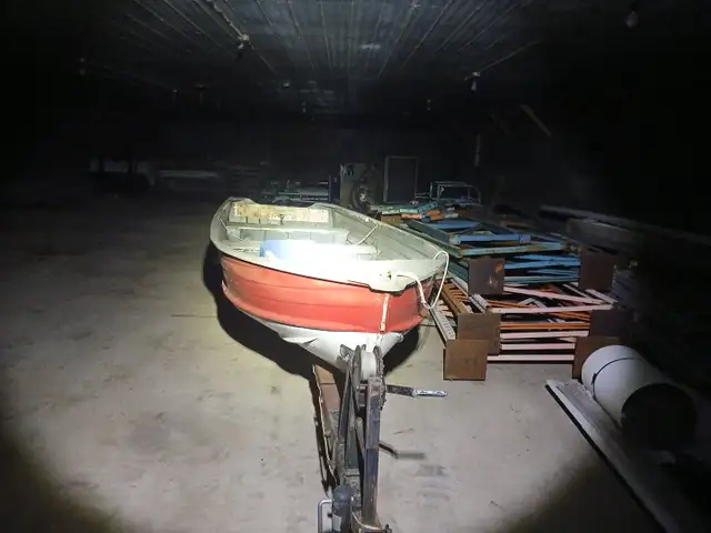 aluminum 14' boat with trailer in Other in London - Image 3