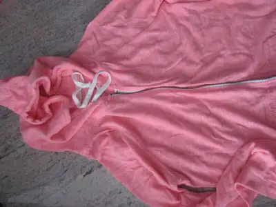 Vêtements/ Filles Tommy Hifilger, Guess, Lacoste, etc..........., View more