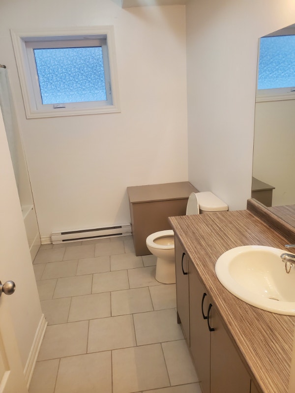 Grand 4 1/2 à Gatineau, secteur Lorrain à 1250 Long Term Rentals