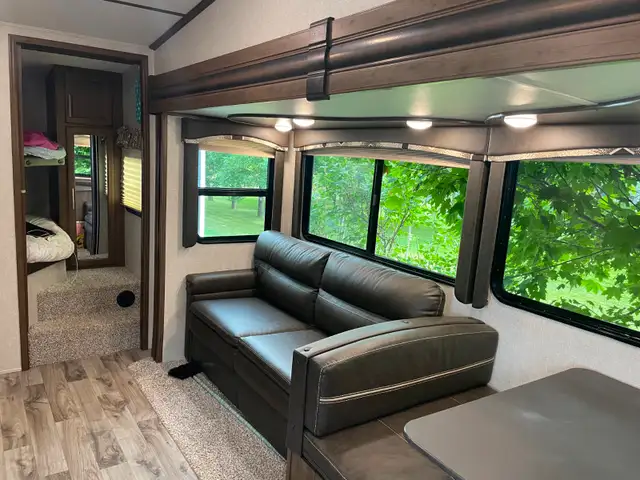 Fifthwheel Cougar 29RDB Half Ton 2019 in RVs & Motorhomes in Rimouski / Bas-St-Laurent - Image 10