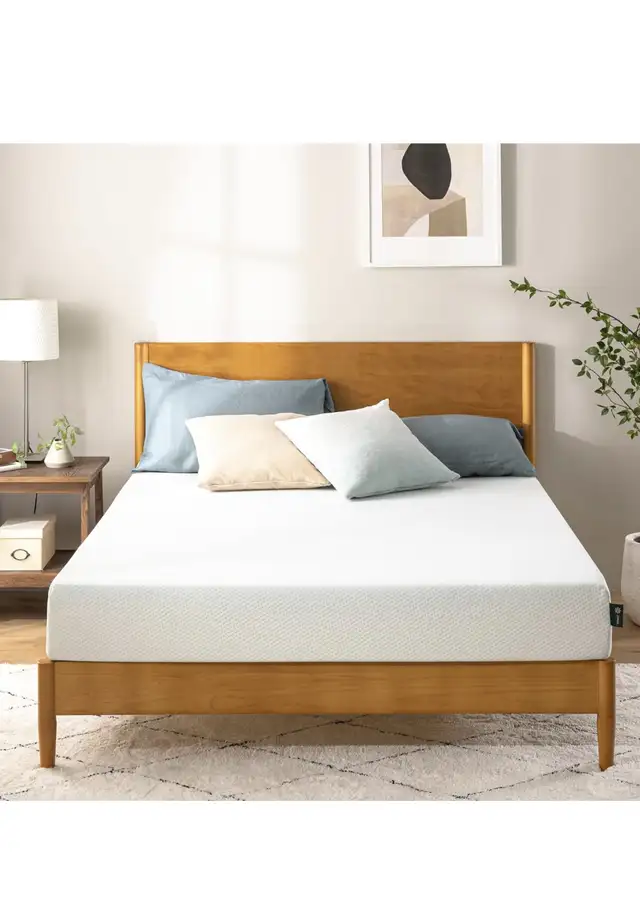 queen mattress in Bedding in Ottawa - Image 2