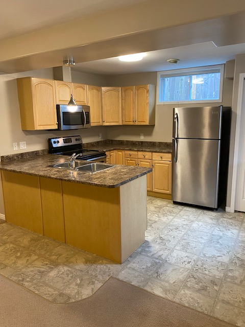 SEPT 1, MINT ONE BEDROOM, IDEAL FOR A PROFESSIONAL, QUEENS CLOSE