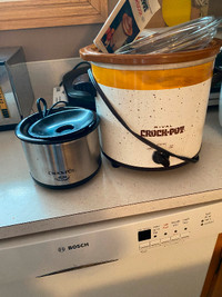 Reduced! Crock pot with Little Dipper