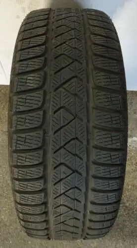 1 x 225/55/17 PIRELLI sottozero WINTER Run flat tire 90% tread left over 10/32'' ,,,,,,,,,,,,,,,,ver...