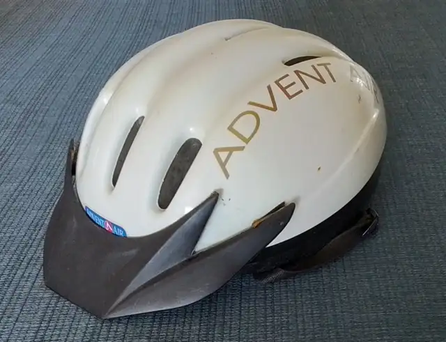 Five Helmets, Elbow Pads, Shin Guards in Hockey in Edmonton - Image 4