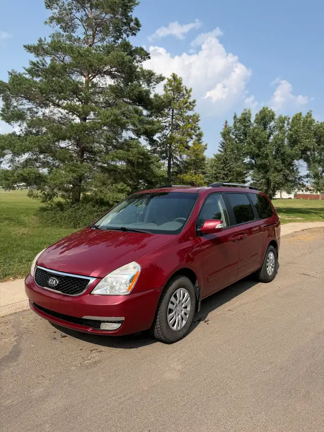 2014 Kia Sedona 