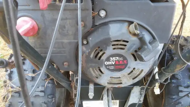 SNOWBLOWERS - THREE plus ONE - ALL for $900 in Snowblowers in Muskoka - Image 8