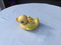 Rubber duck bathtub toy