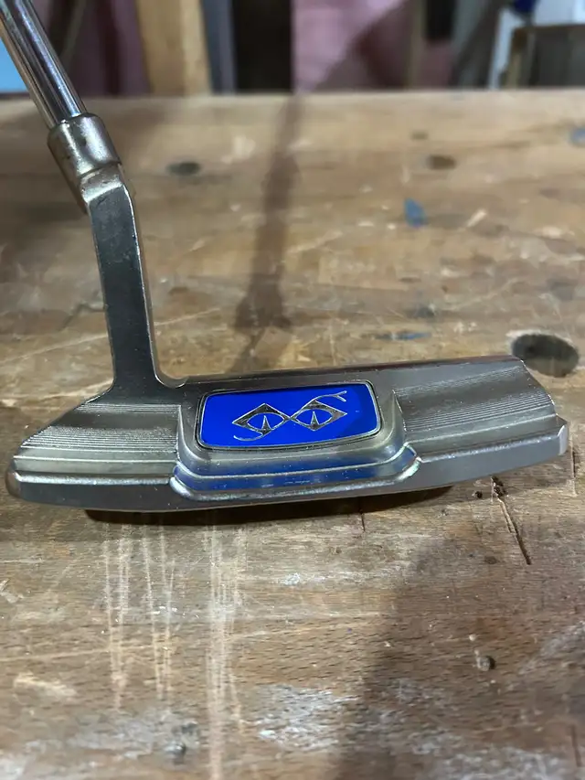 Snake eyes by Golfsmith fully cnc milled plumbers neck putter in Golf in Hamilton - Image 2