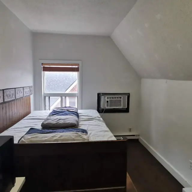 Downtown Spadina Private Studio Sublet in Short Term Rentals in City of Toronto - Image 3