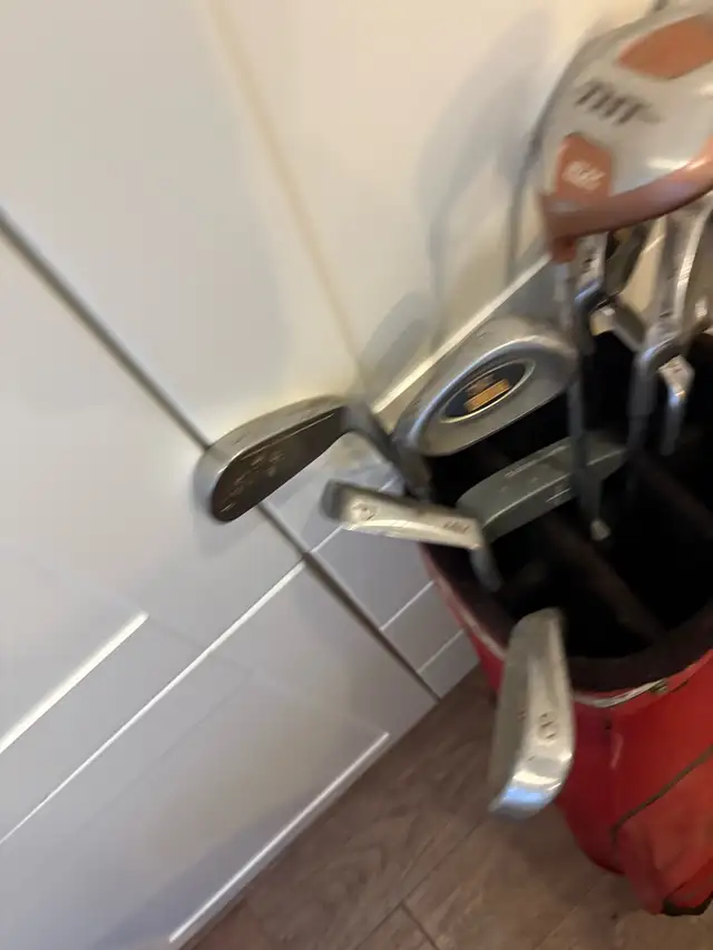 men’s left handed golf clubs and bag  in Golf in Guelph - Image 4