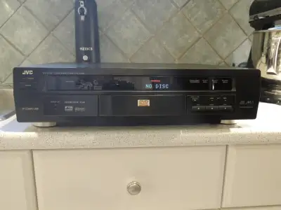 JVC XV-D721BK DVD/VIDEO/ CD player ,5 cd's included, View more