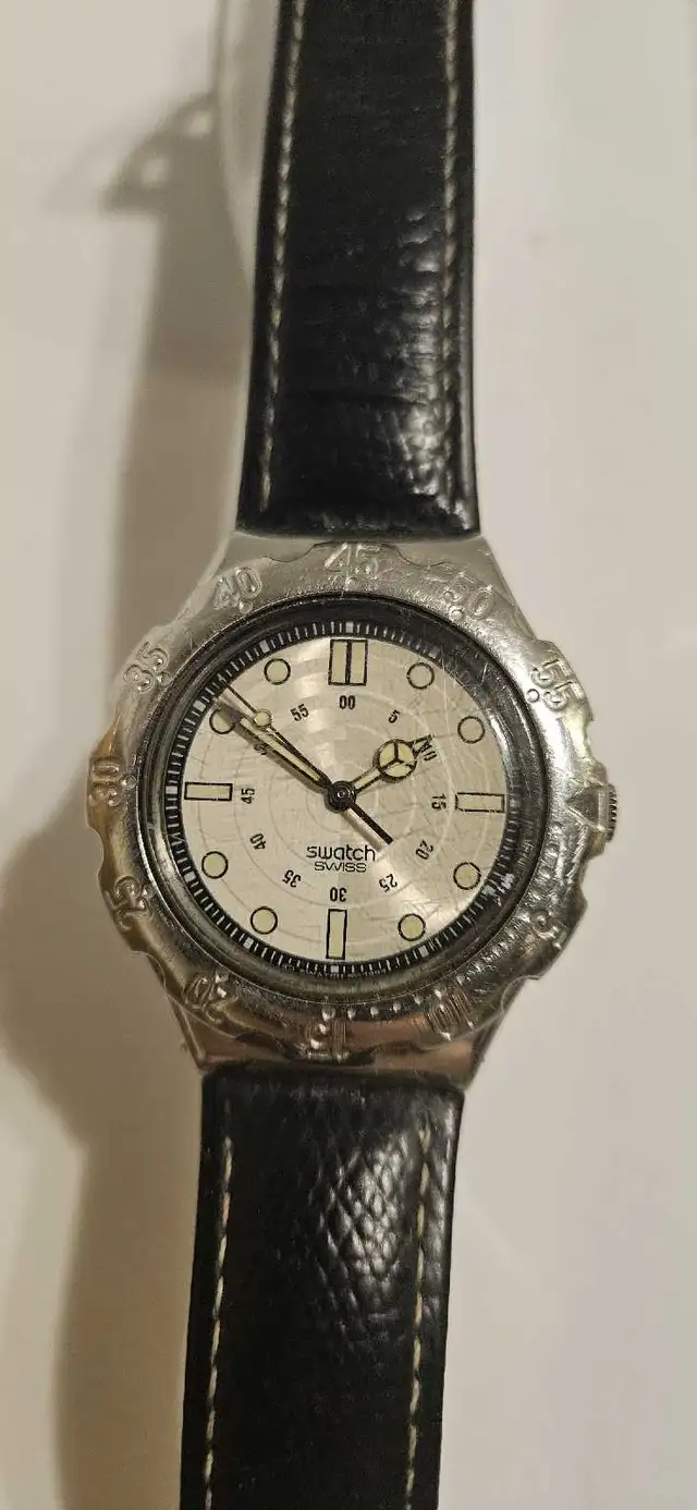 Montre vintage Swatch Irony Scuba 1997 in Jewellery & Watches in City of Montréal - Image 3
