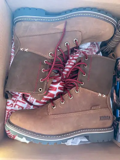 Brand new - never worn Women's Kodiak Bralorne 8" Waterproof Boot – Women’s Size 7.5 Rugged and reli...