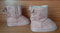 Toddler girls' boots (size 6)