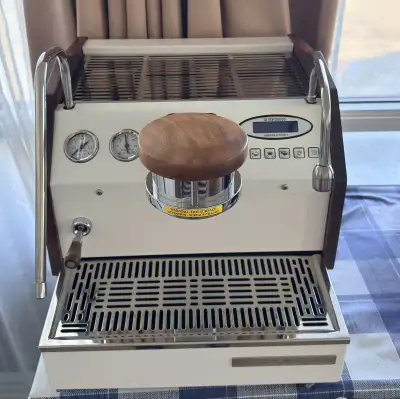 La Marzocco GS3 AV (2021) W/ Custom Finish+Walnut Upgraded Parts, View more