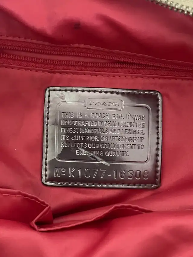 Coach poppy vintage Y2K floral shoulder bag  in Women's - Bags & Wallets in Mississauga / Peel Region - Image 7